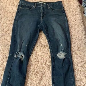 Dark wash Levi’s Shaping Skinny